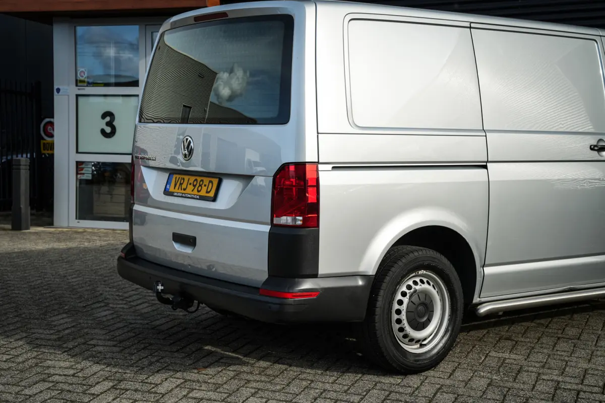 2.0 TDI L1H1 28 Comfortline | Navi | Bluetooth | Metallic lak | Trekhaak | Elektr. ramen |