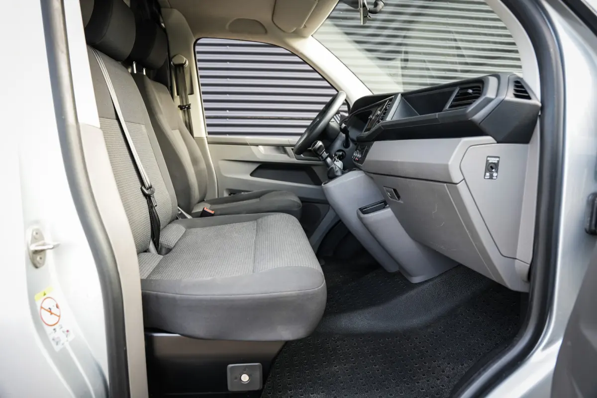 2.0 TDI L1H1 28 Comfortline | Navi | Bluetooth | Metallic lak | Trekhaak | Elektr. ramen |