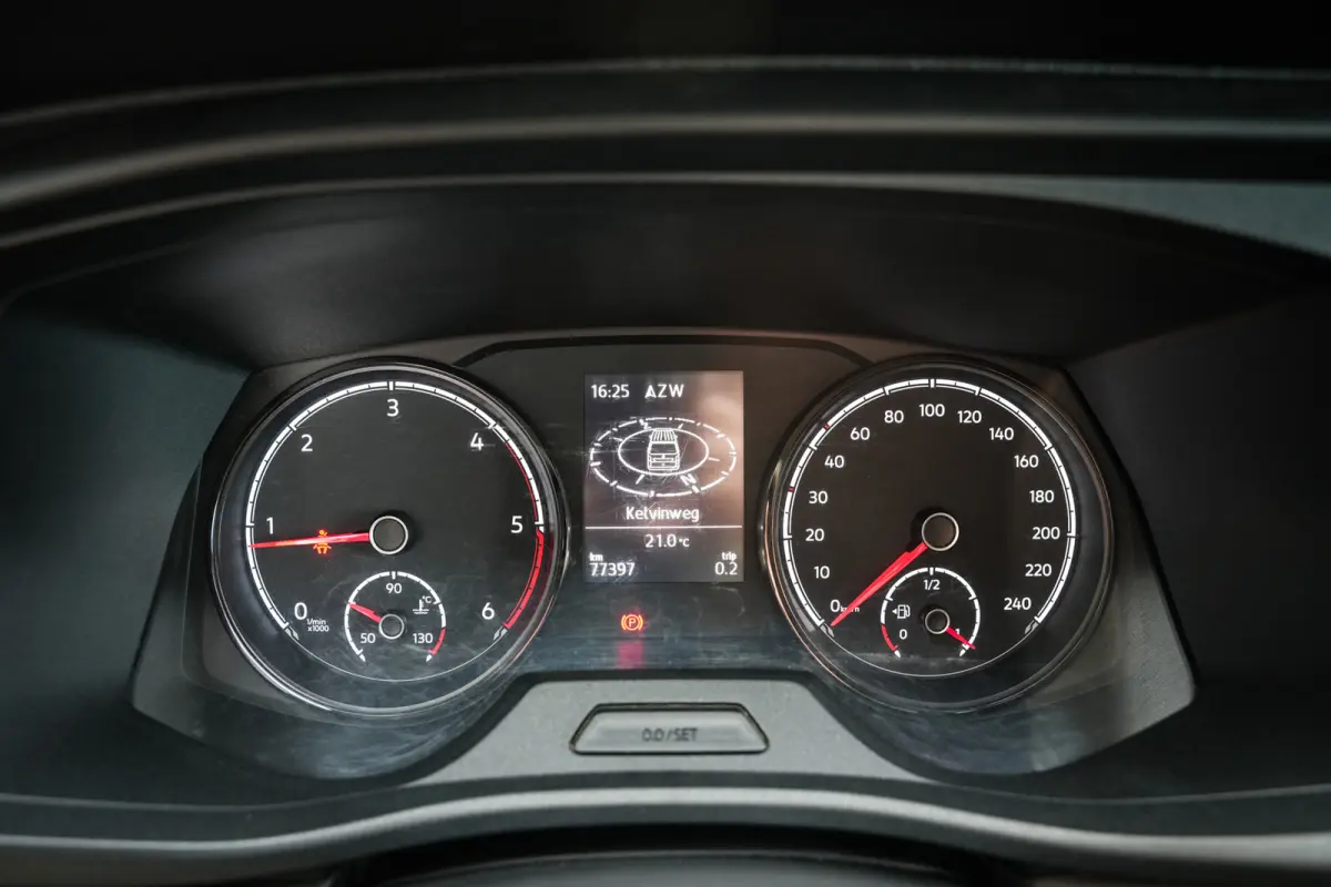2.0 TDI L1H1 28 Comfortline | Navi | Bluetooth | Metallic lak | Trekhaak | Elektr. ramen |