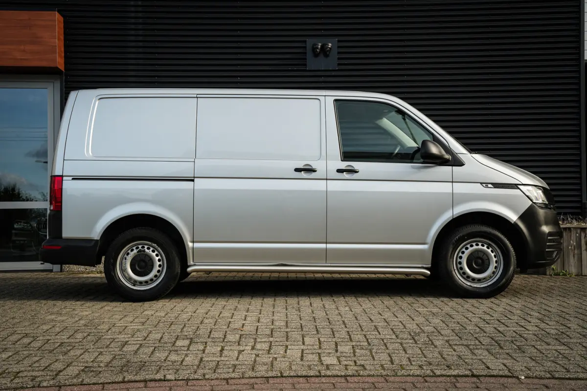 2.0 TDI L1H1 28 Comfortline | Navi | Bluetooth | Metallic lak | Trekhaak | Elektr. ramen |