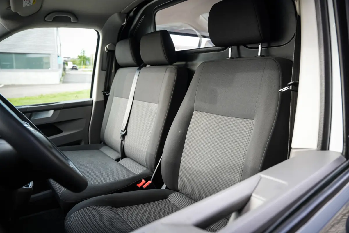 2.0 TDI L1H1 28 Comfortline | Navi | Bluetooth | Metallic lak | Trekhaak | Elektr. ramen |