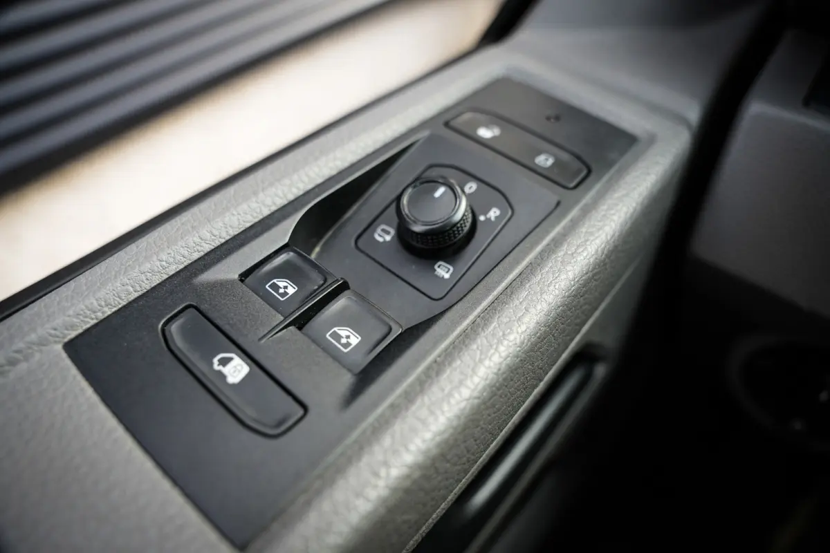 2.0 TDI L1H1 28 Comfortline | Navi | Bluetooth | Metallic lak | Trekhaak | Elektr. ramen |