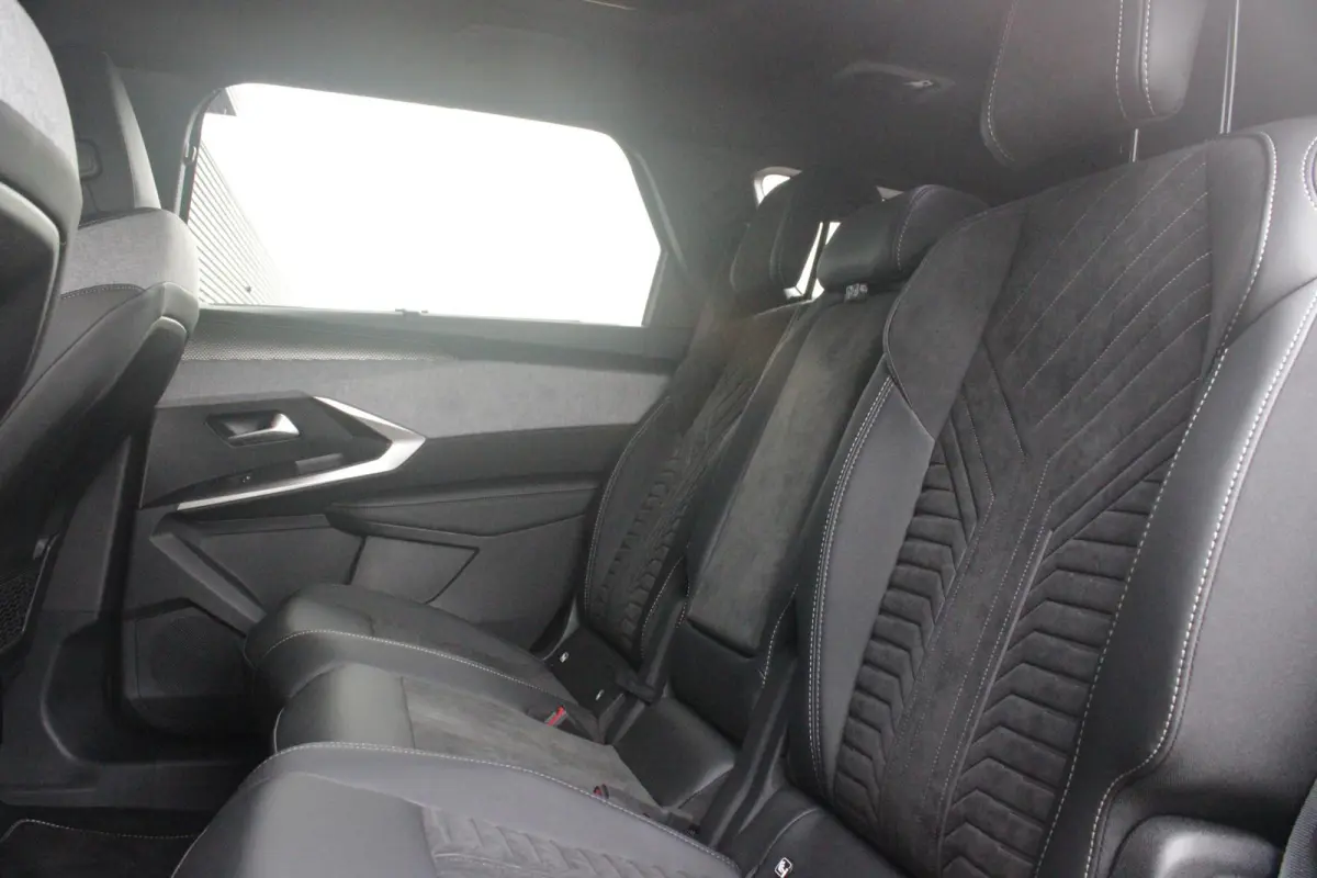 1.2 Hybrid 145PK AUTOMAAT GT 7p | PANORAMISCH SCHUIFDAK PACK | 360° VISION & DRIVE ASSIST PLUS PACK: (360° CAMERA, BUITENSPIEGELS MET KANTELFUNCTIE, DRIVE ASSIST 2.0, DRAADLOZE TELEFOONLAD