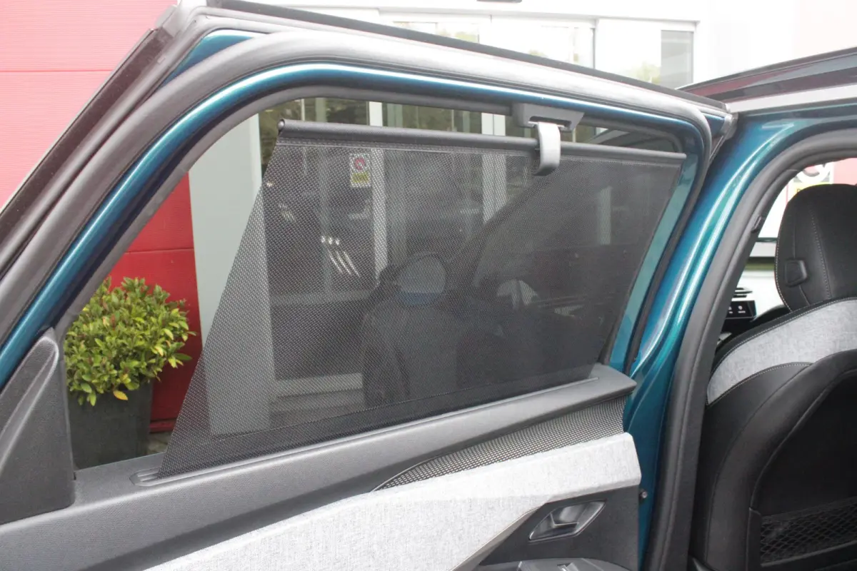1.2 Hybrid 145PK AUTOMAAT GT 7p | PANORAMISCH SCHUIFDAK PACK | 360° VISION & DRIVE ASSIST PLUS PACK: (360° CAMERA, BUITENSPIEGELS MET KANTELFUNCTIE, DRIVE ASSIST 2.0, DRAADLOZE TELEFOONLAD