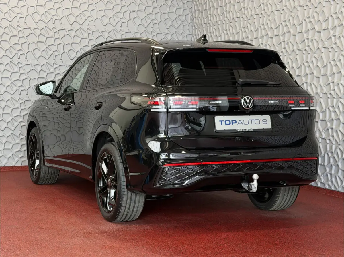 1.5 eTSI 150PK BENZINE R-Line Black Style | Panorama | HUD | Trekhaak | 360° Camera | Nieuw