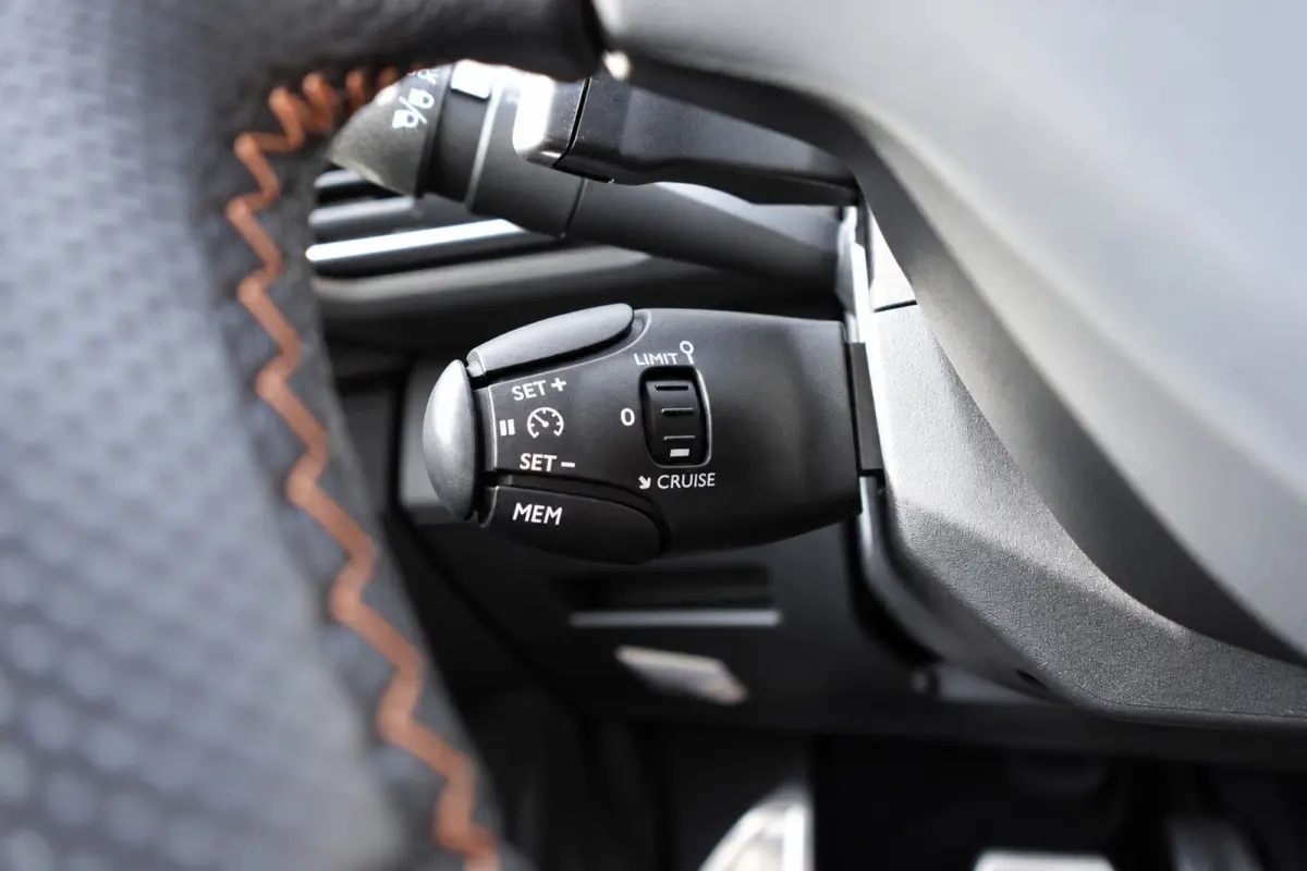 GT 1.2 PureTech Allure PANO KEYLESS CAM