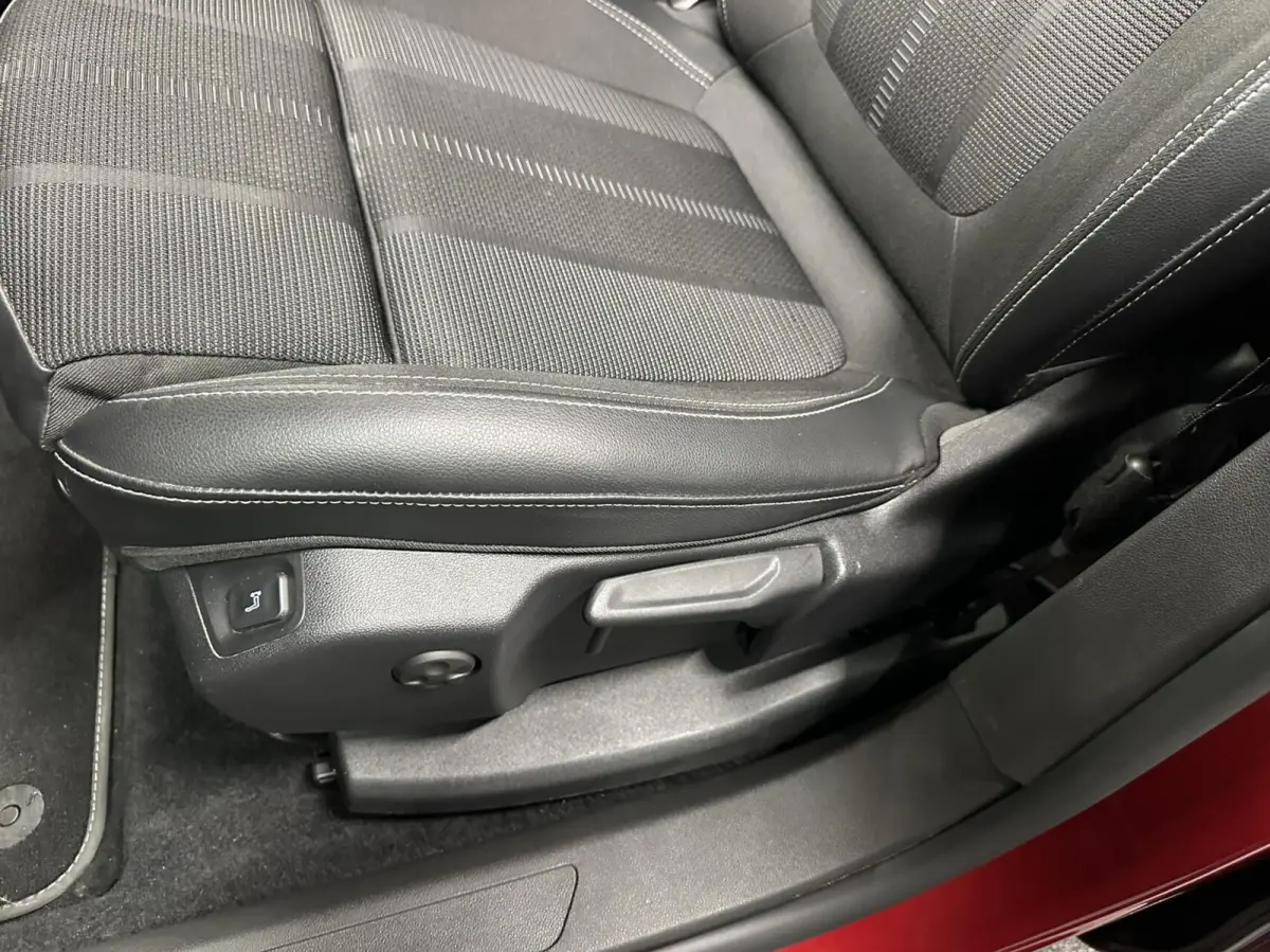 1.6 Turbo Plug-In Hybrid Level 3 TREKHAAK CARPLAY NAVI CRUISE CAMERA.