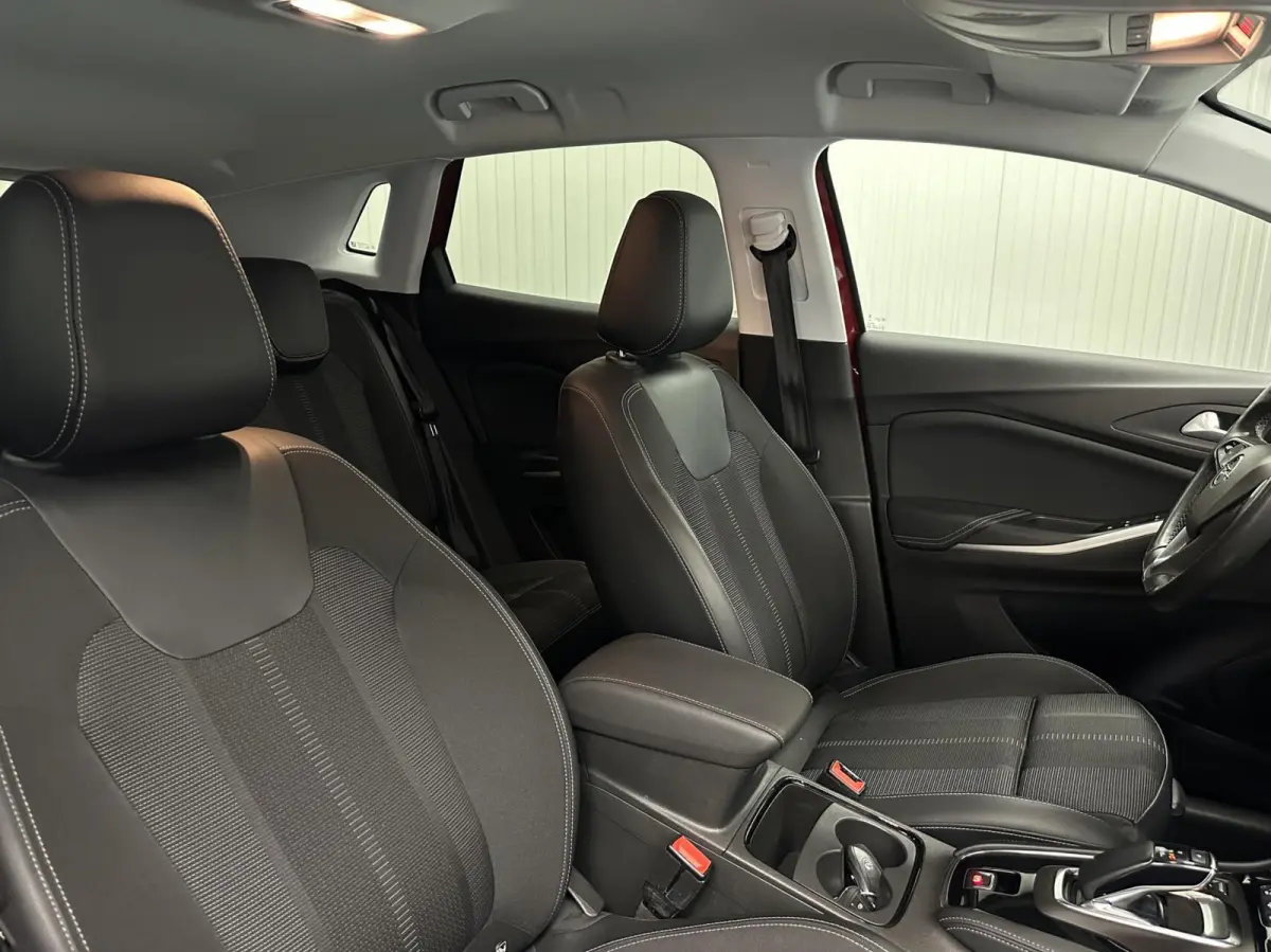 1.6 Turbo Plug-In Hybrid Level 3 TREKHAAK CARPLAY NAVI CRUISE CAMERA.
