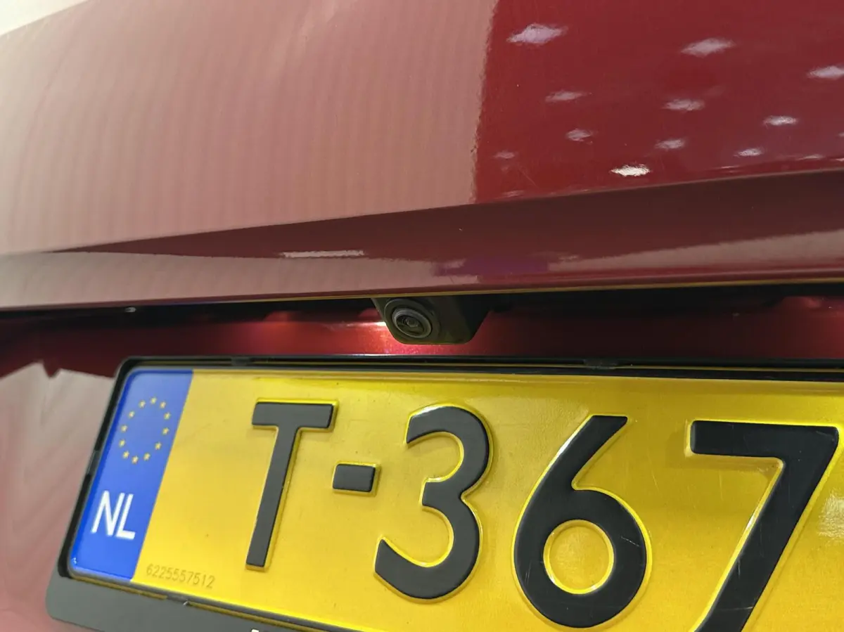 1.6 Turbo Plug-In Hybrid Level 3 TREKHAAK CARPLAY NAVI CRUISE CAMERA.
