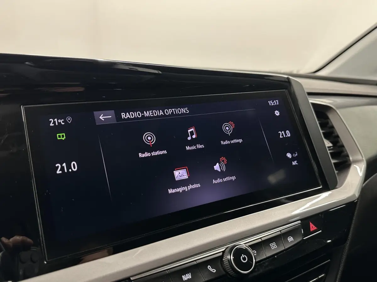 1.6 Turbo Plug-In Hybrid Level 3 TREKHAAK CARPLAY NAVI CRUISE CAMERA.