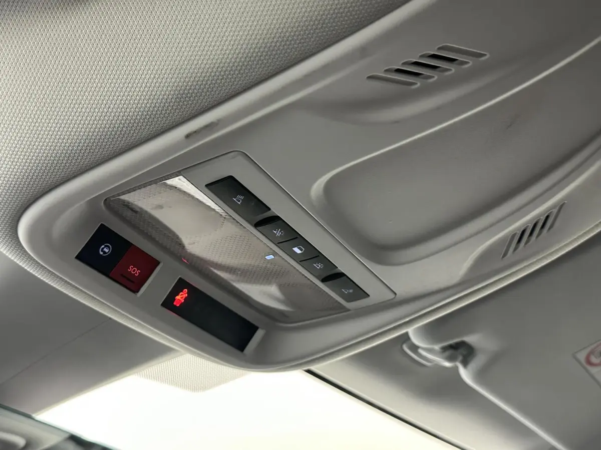1.6 Turbo Plug-In Hybrid Level 3 TREKHAAK CARPLAY NAVI CRUISE CAMERA.