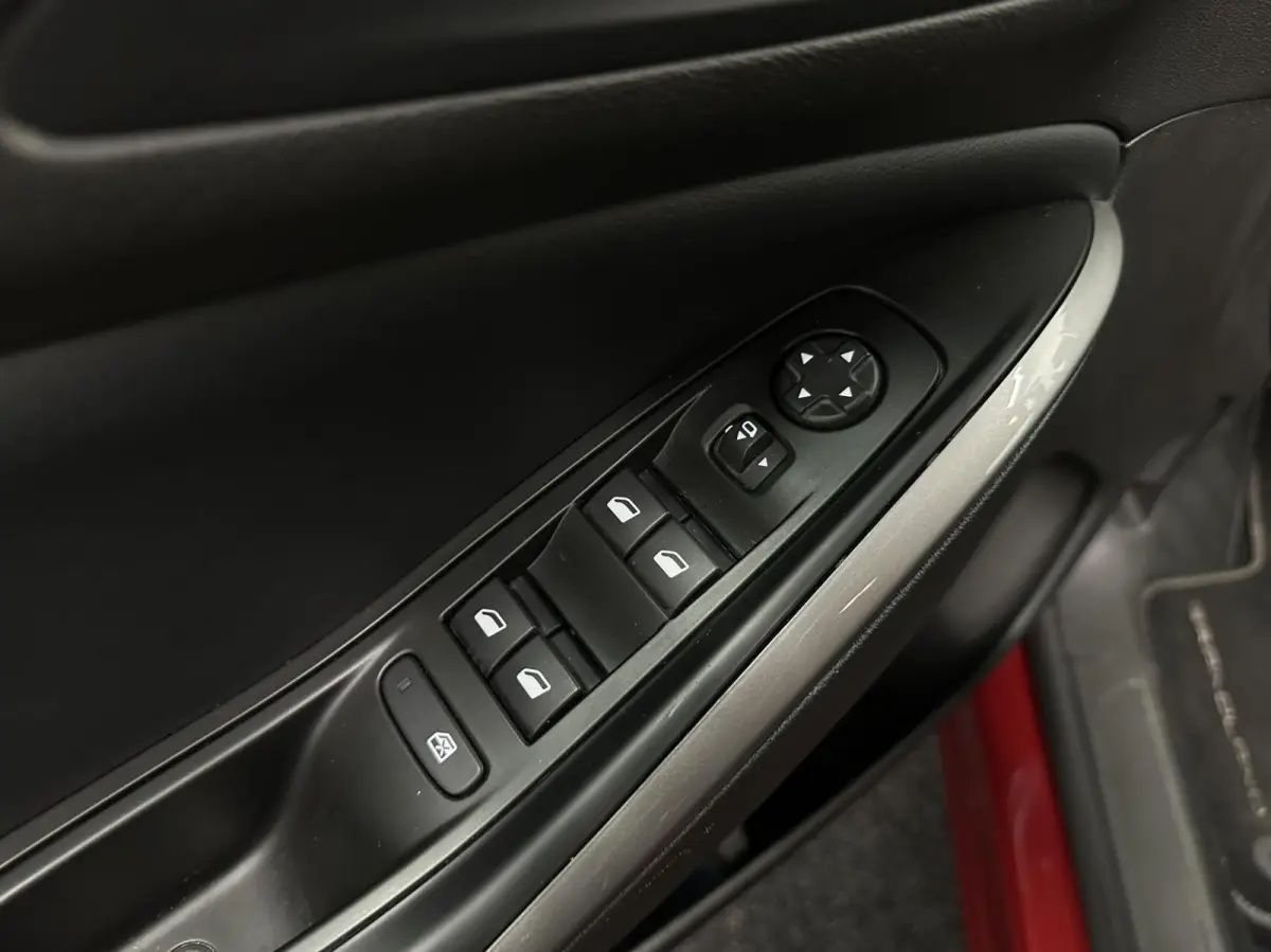 1.6 Turbo Plug-In Hybrid Level 3 TREKHAAK CARPLAY NAVI CRUISE CAMERA.