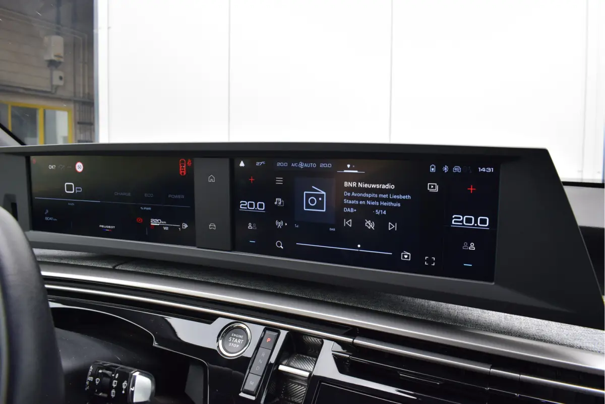 1.2 Hybrid 145 Allure 7p | Keyless entry & start | Apple Carplay/Android Auto | Camera