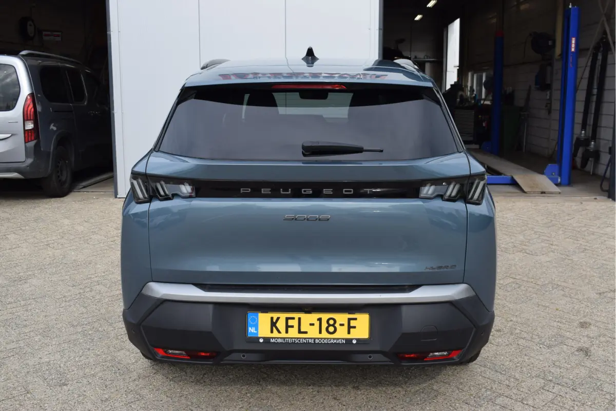 1.2 Hybrid 145 Allure 7p | Keyless entry & start | Apple Carplay/Android Auto | Camera