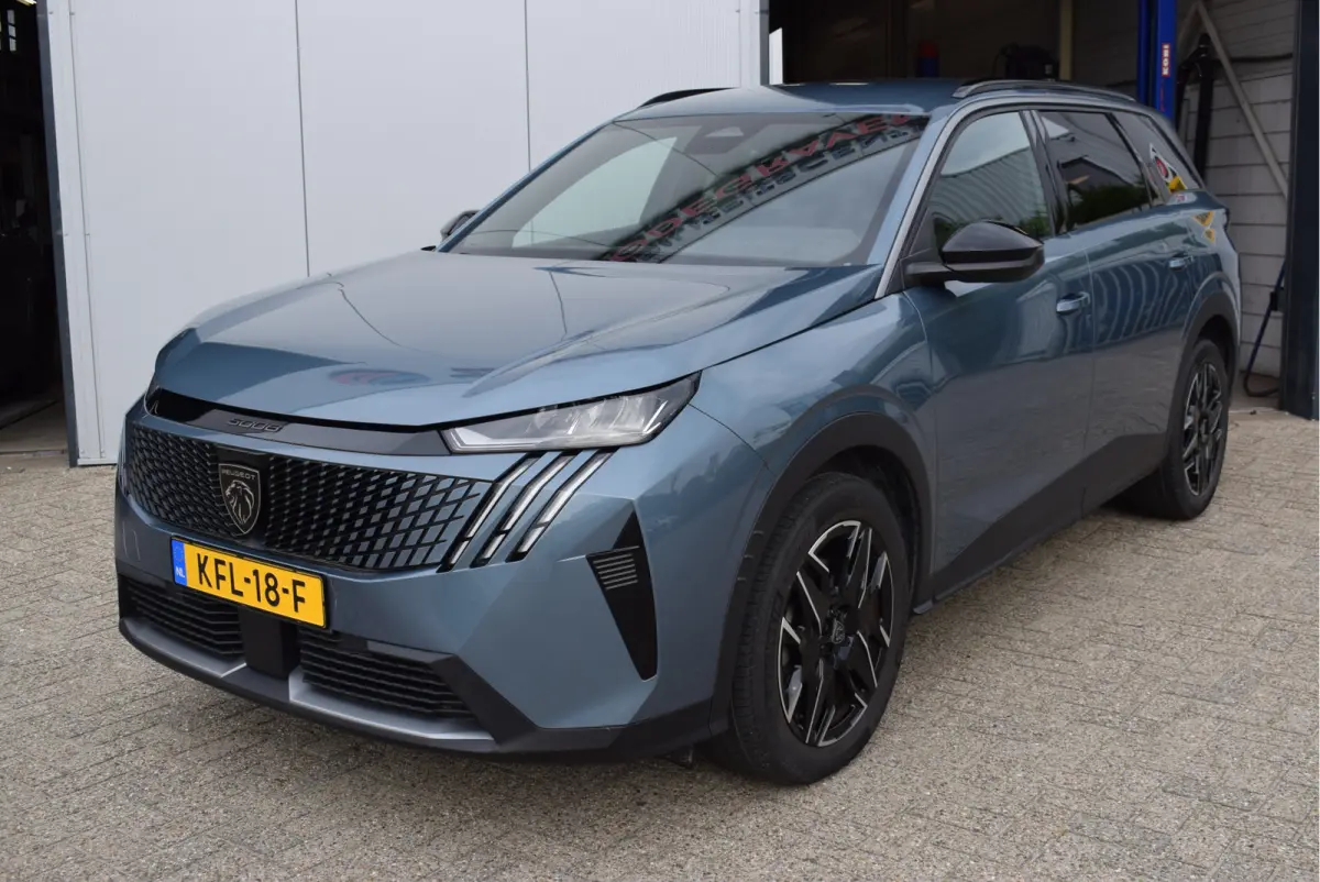1.2 Hybrid 145 Allure 7p | Keyless entry & start | Apple Carplay/Android Auto | Camera