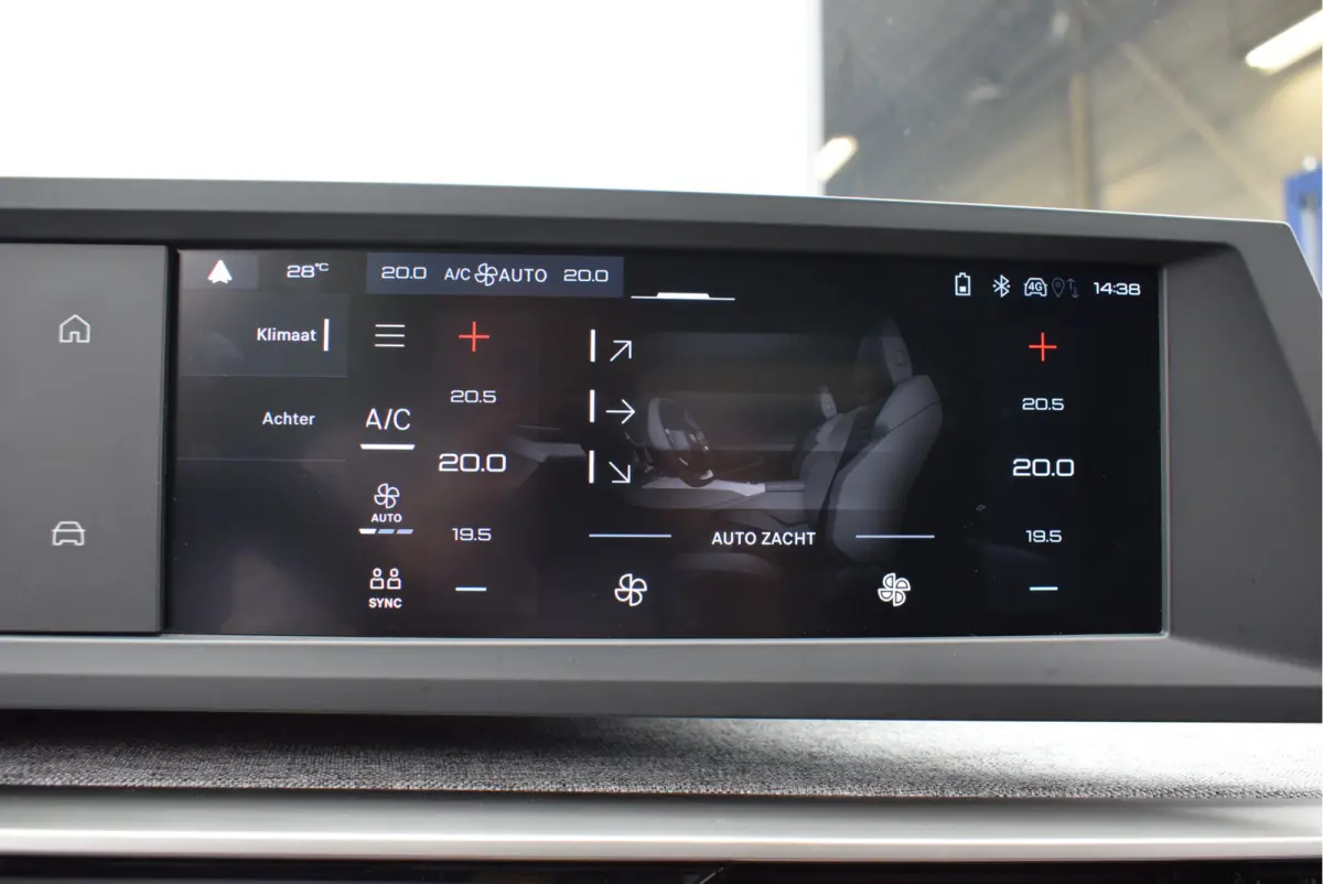 1.2 Hybrid 145 Allure 7p | Keyless entry & start | Apple Carplay/Android Auto | Camera