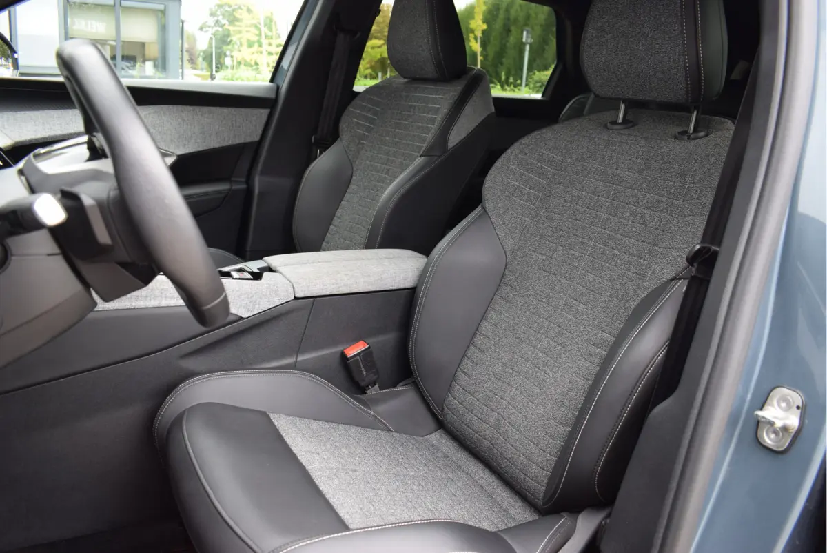1.2 Hybrid 145 Allure 7p | Keyless entry & start | Apple Carplay/Android Auto | Camera