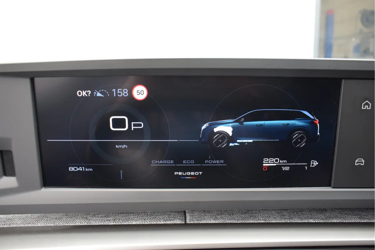 1.2 Hybrid 145 Allure 7p | Keyless entry & start | Apple Carplay/Android Auto | Camera