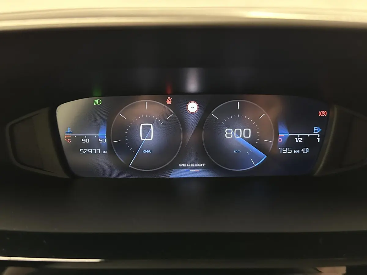 1.2 PureTech Active Pack Business NAVI CARPLAY CRUISE ECC.