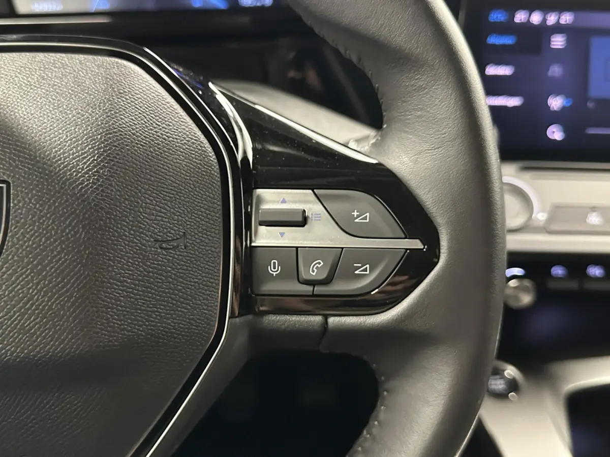 1.2 PureTech Active Pack Business NAVI CARPLAY CRUISE ECC.