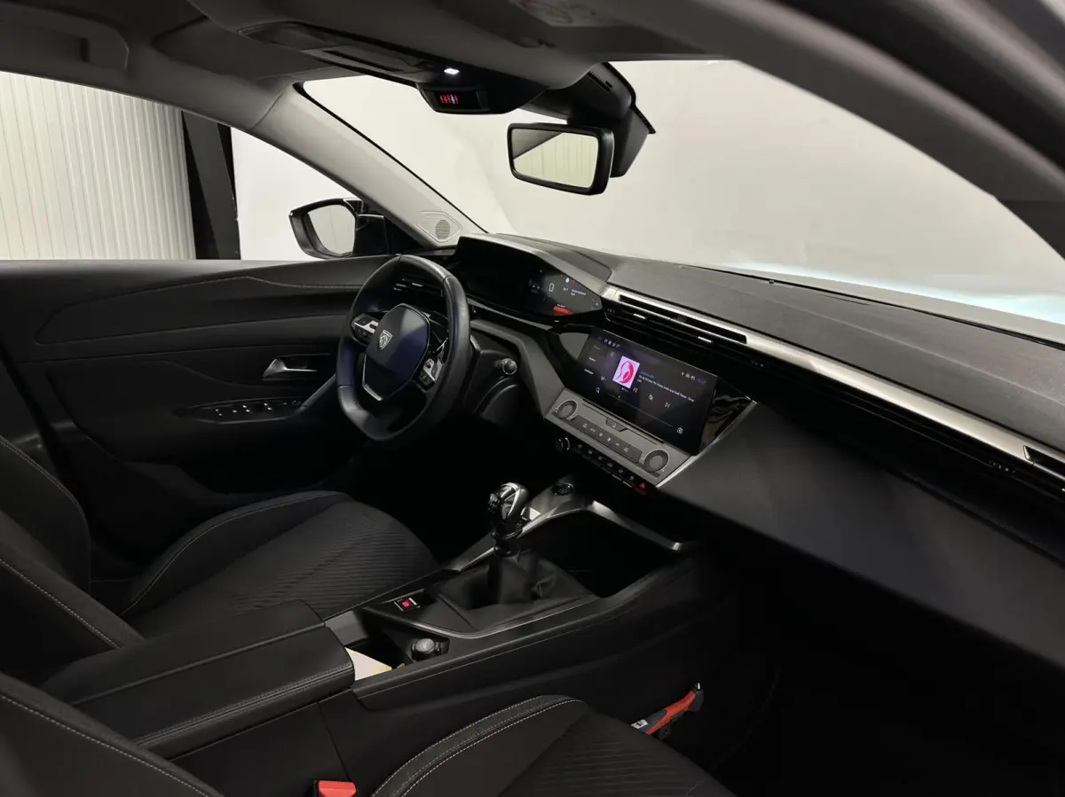 1.2 PureTech Active Pack Business NAVI CARPLAY CRUISE ECC.