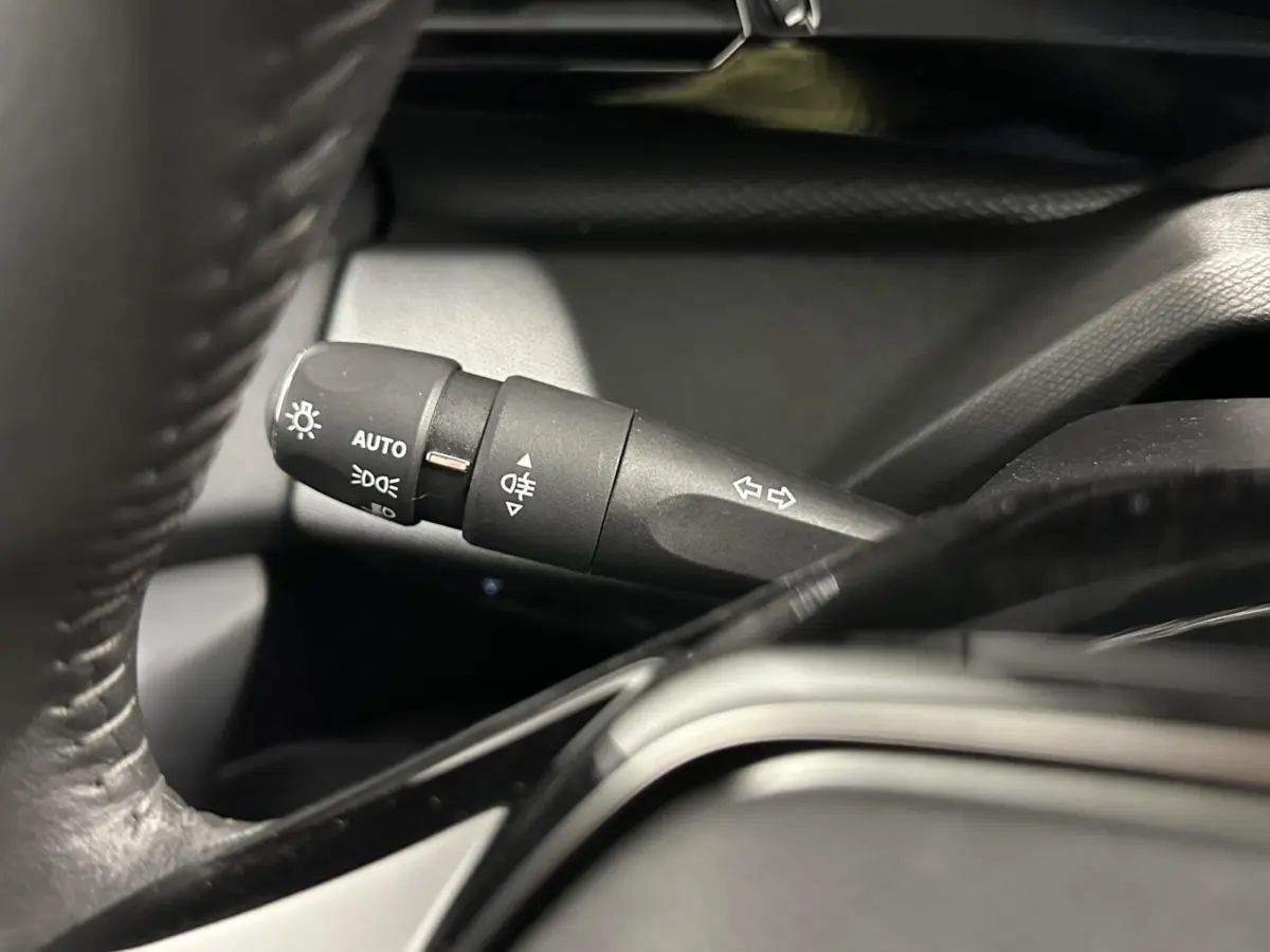 1.2 PureTech Active Pack Business NAVI CARPLAY CRUISE ECC.