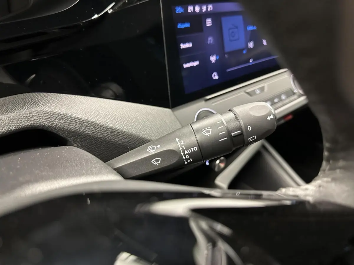 1.2 PureTech Active Pack Business NAVI CARPLAY CRUISE ECC.