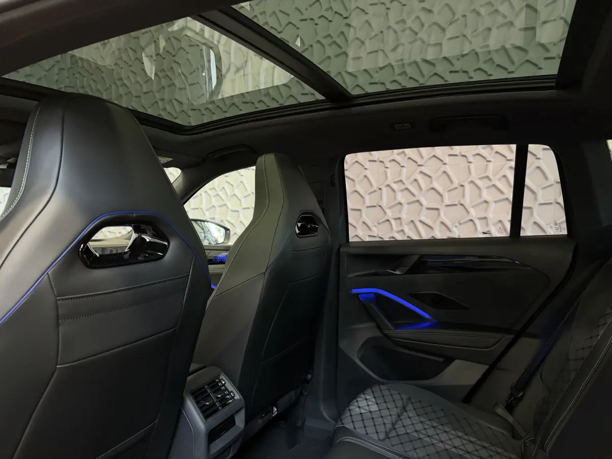 1.5 eTSI 150PK DSG R-Line Black Style | Panorama | HUD | Trekhaak | 360° Camera | Nieuw