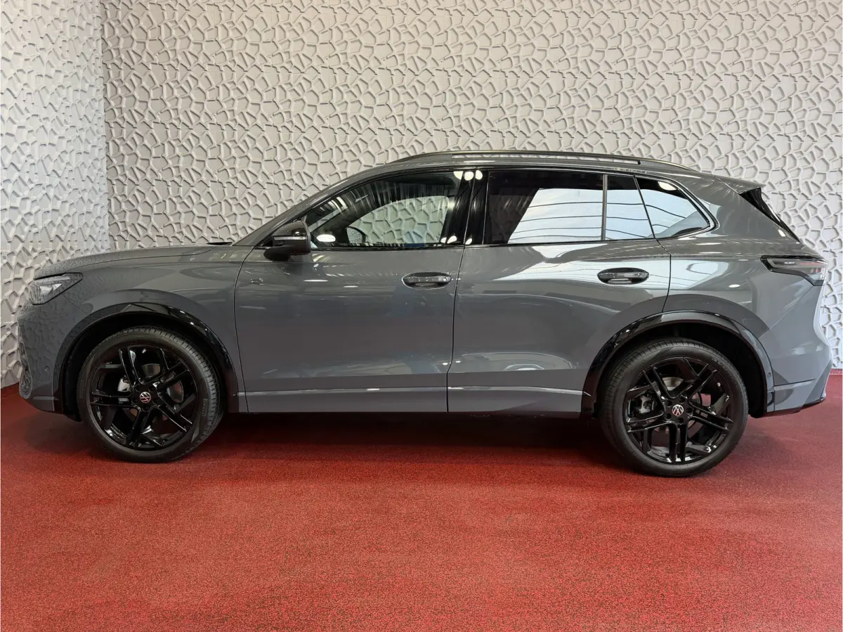 1.5 eTSI 150PK DSG R-Line Black Style | Panorama | HUD | Trekhaak | 360° Camera | Nieuw