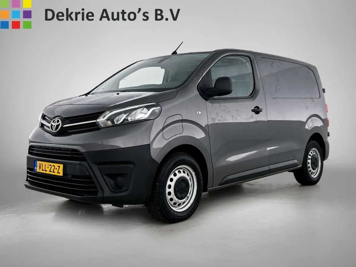 Compact SOH 92% / 3Pers. / Pdc+Camera / Navigatie/ Airco / Cruise-ctr. / Apk 11-2027