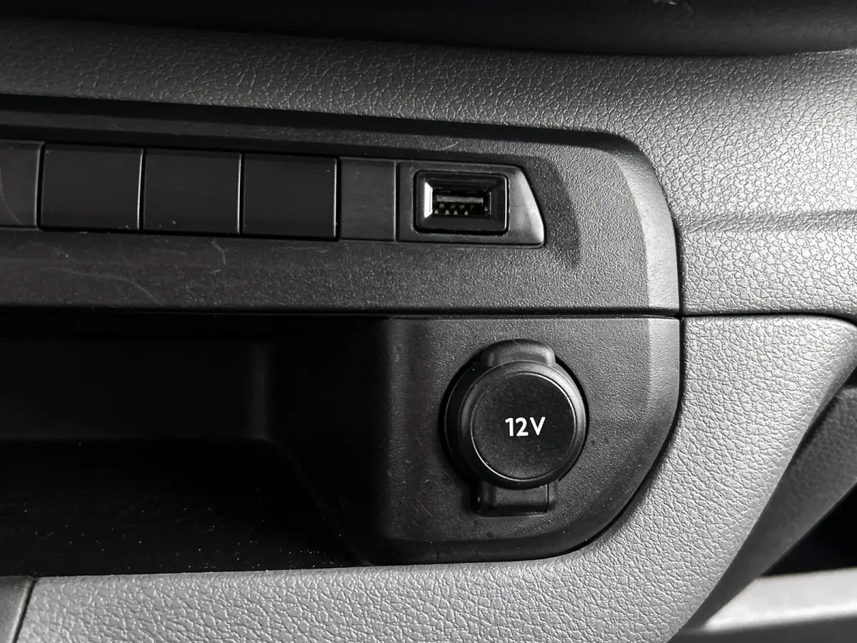 Compact SOH 92% / 3Pers. / Pdc+Camera / Navigatie/ Airco / Cruise-ctr. / Apk 11-2027