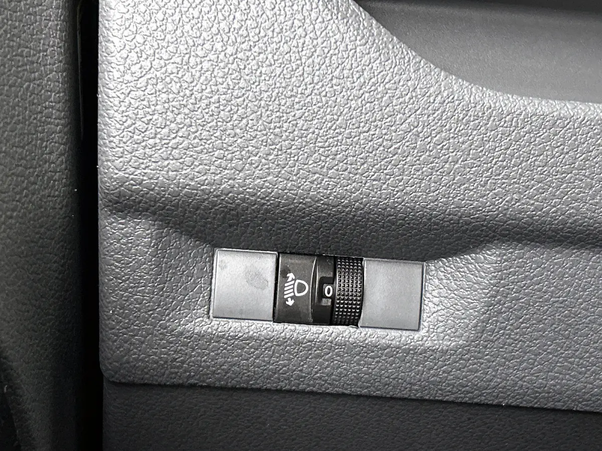 Compact SOH 92% / 3Pers. / Pdc+Camera / Navigatie/ Airco / Cruise-ctr. / Apk 11-2027