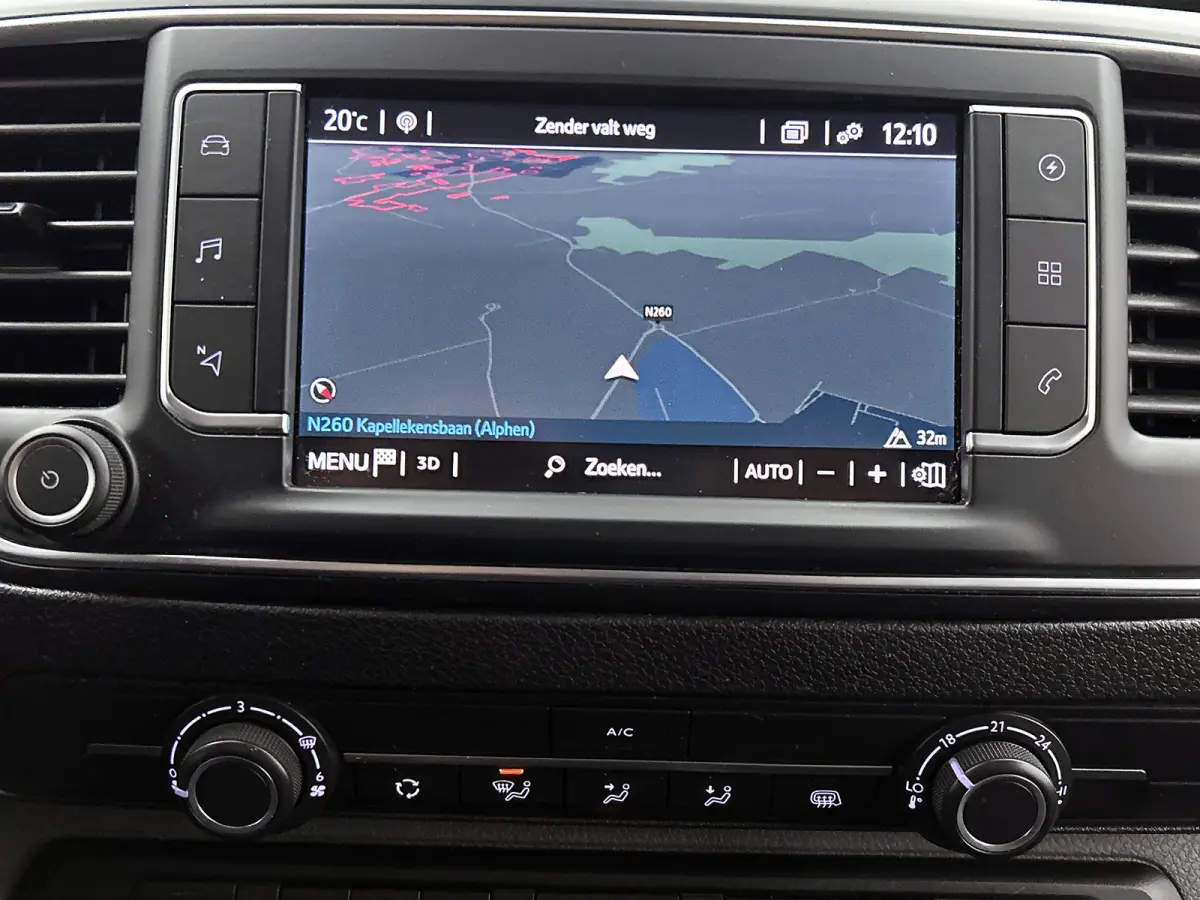 Compact SOH 92% / 3Pers. / Pdc+Camera / Navigatie/ Airco / Cruise-ctr. / Apk 11-2027