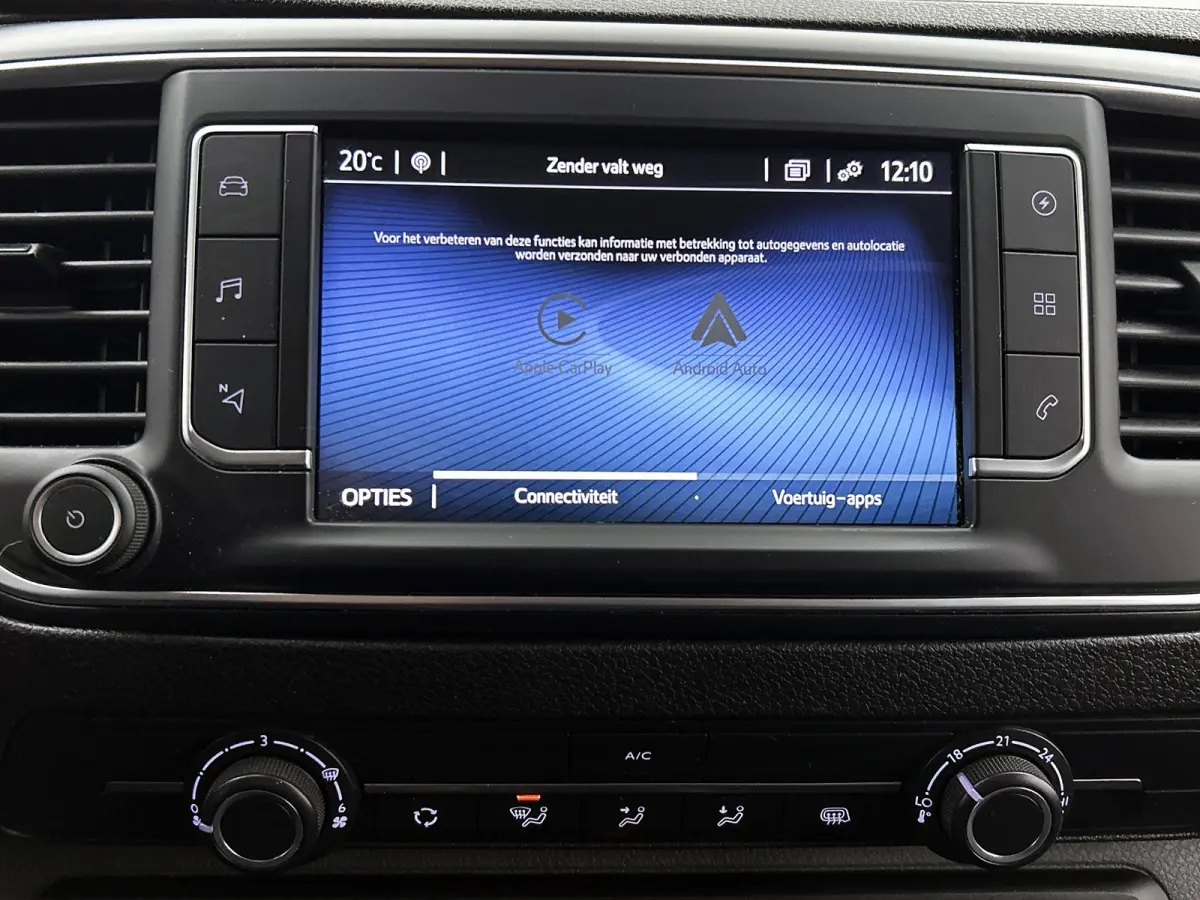 Compact SOH 92% / 3Pers. / Pdc+Camera / Navigatie/ Airco / Cruise-ctr. / Apk 11-2027