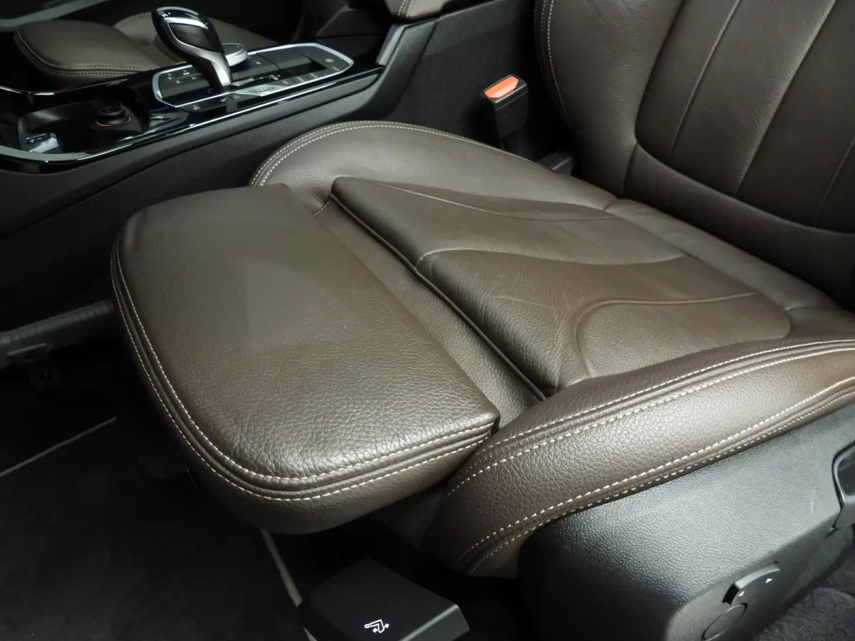218i | LED | Leder | Navigatie | Active cruise | Panoramadak | Trekhaak | Stoelverwarming | DAB | hifi speakers | Alu 18 inch