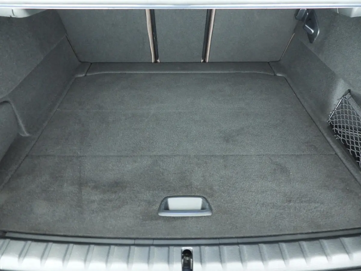 218i | LED | Leder | Navigatie | Active cruise | Panoramadak | Trekhaak | Stoelverwarming | DAB | hifi speakers | Alu 18 inch
