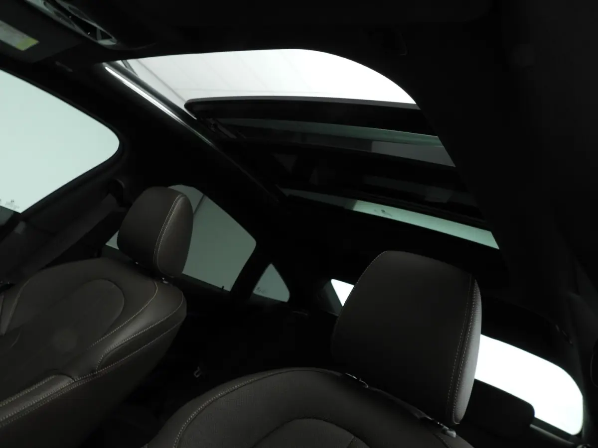 218i | LED | Leder | Navigatie | Active cruise | Panoramadak | Trekhaak | Stoelverwarming | DAB | hifi speakers | Alu 18 inch