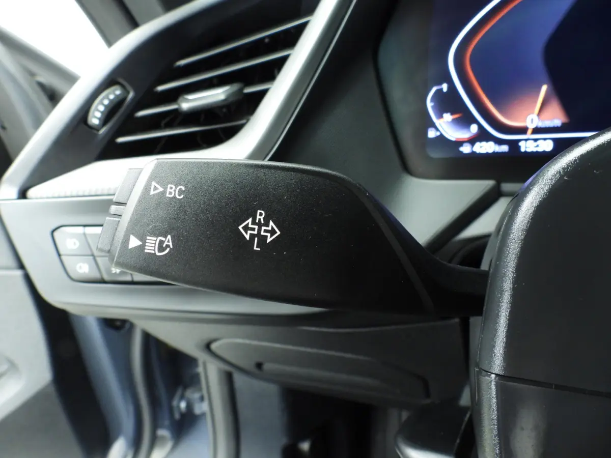 218i | LED | Leder | Navigatie | Active cruise | Panoramadak | Trekhaak | Stoelverwarming | DAB | hifi speakers | Alu 18 inch