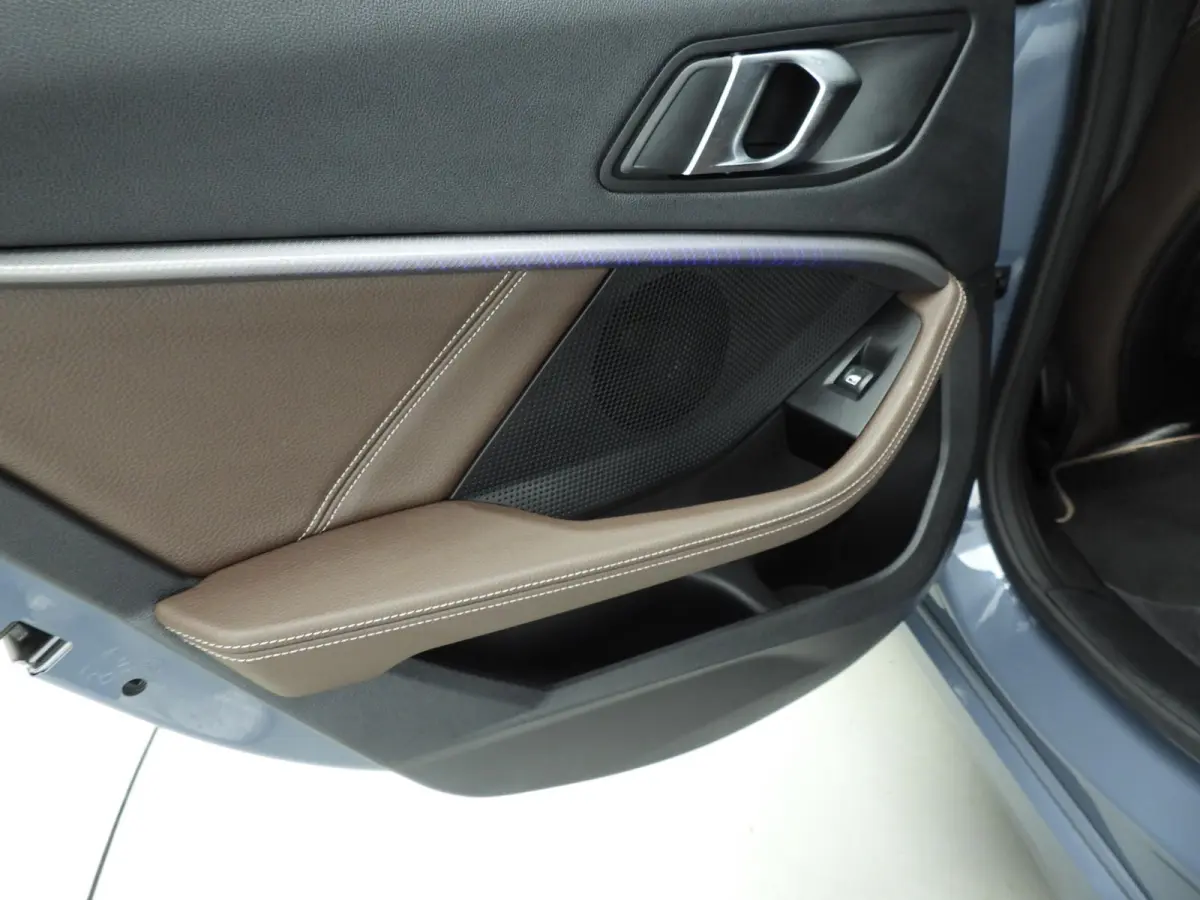 218i | LED | Leder | Navigatie | Active cruise | Panoramadak | Trekhaak | Stoelverwarming | DAB | hifi speakers | Alu 18 inch