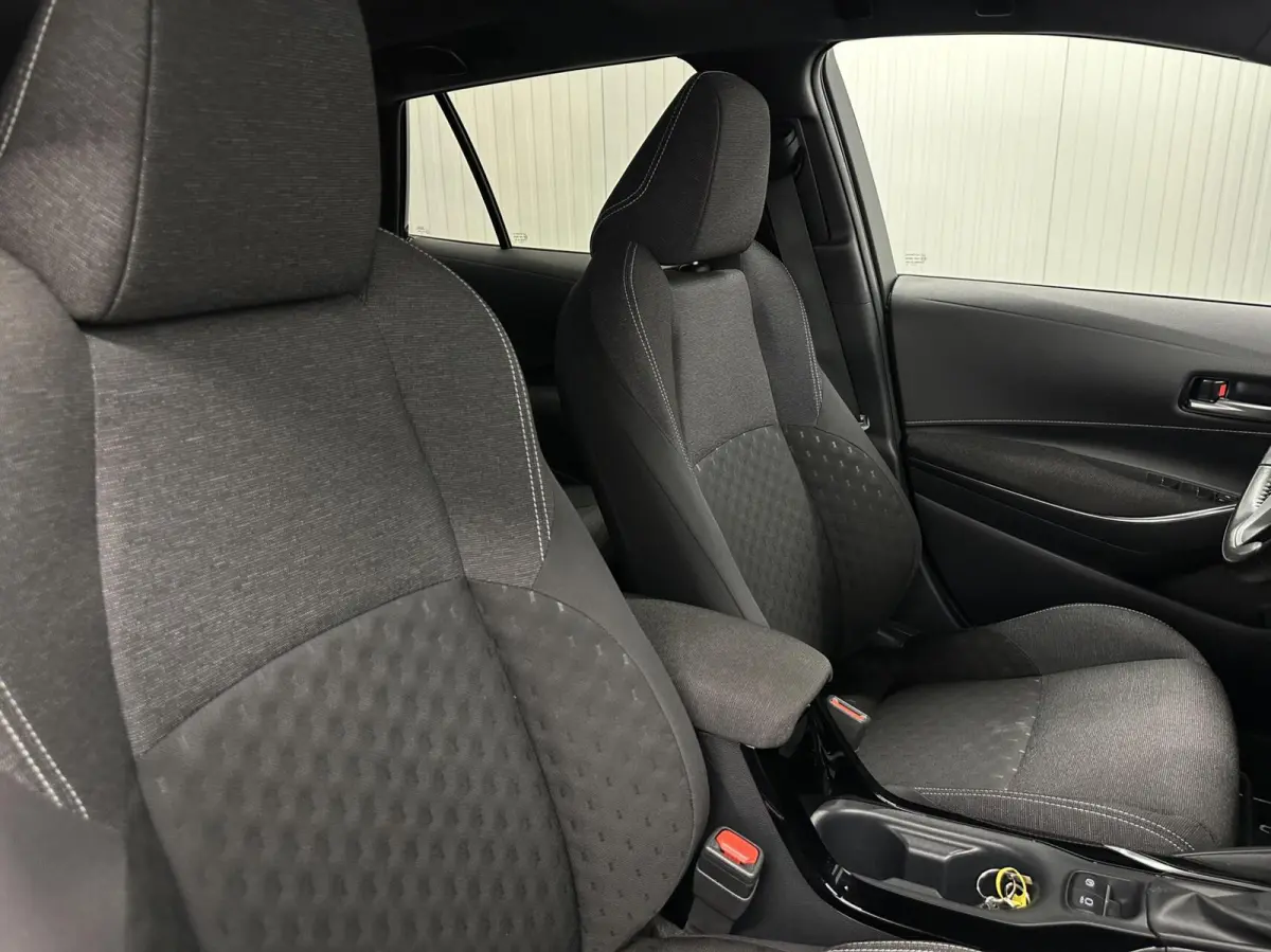 Hybrid 140 Active CAMERA CARPLAY NAVI ADAPTIEF CRUISE.