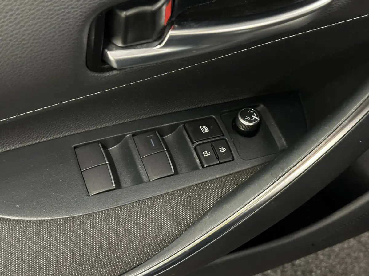 Hybrid 140 Active CAMERA CARPLAY NAVI ADAPTIEF CRUISE.