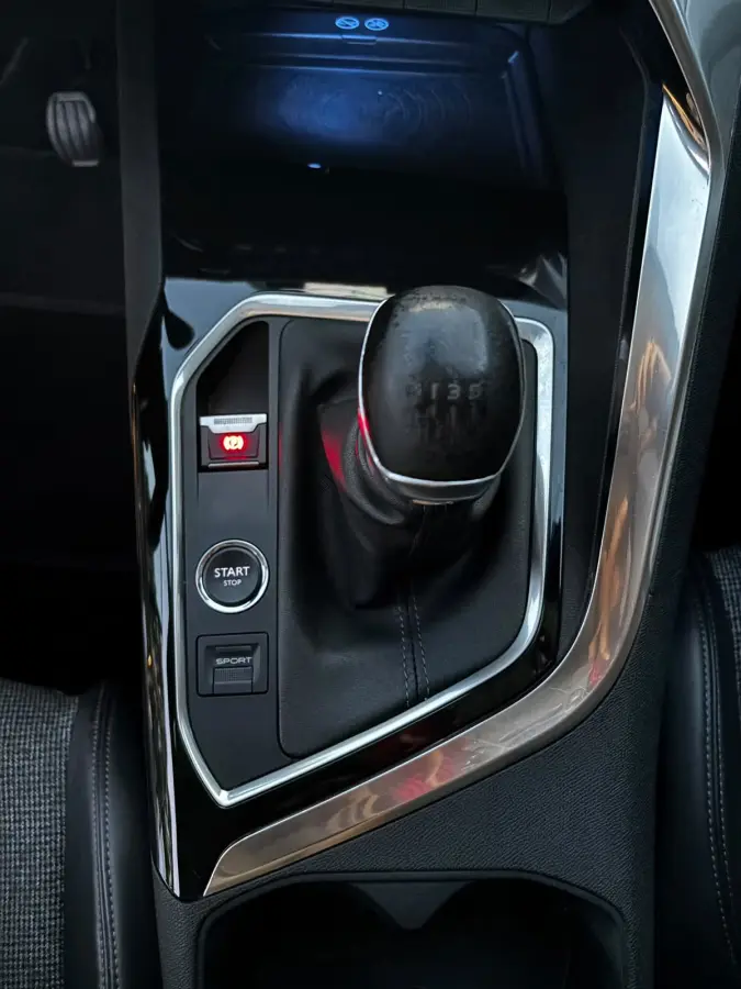 1.2 PureTech GT Line TREKHAAK|CARPLAY|KEYLESS|CAMERA|LEDER|NAVI