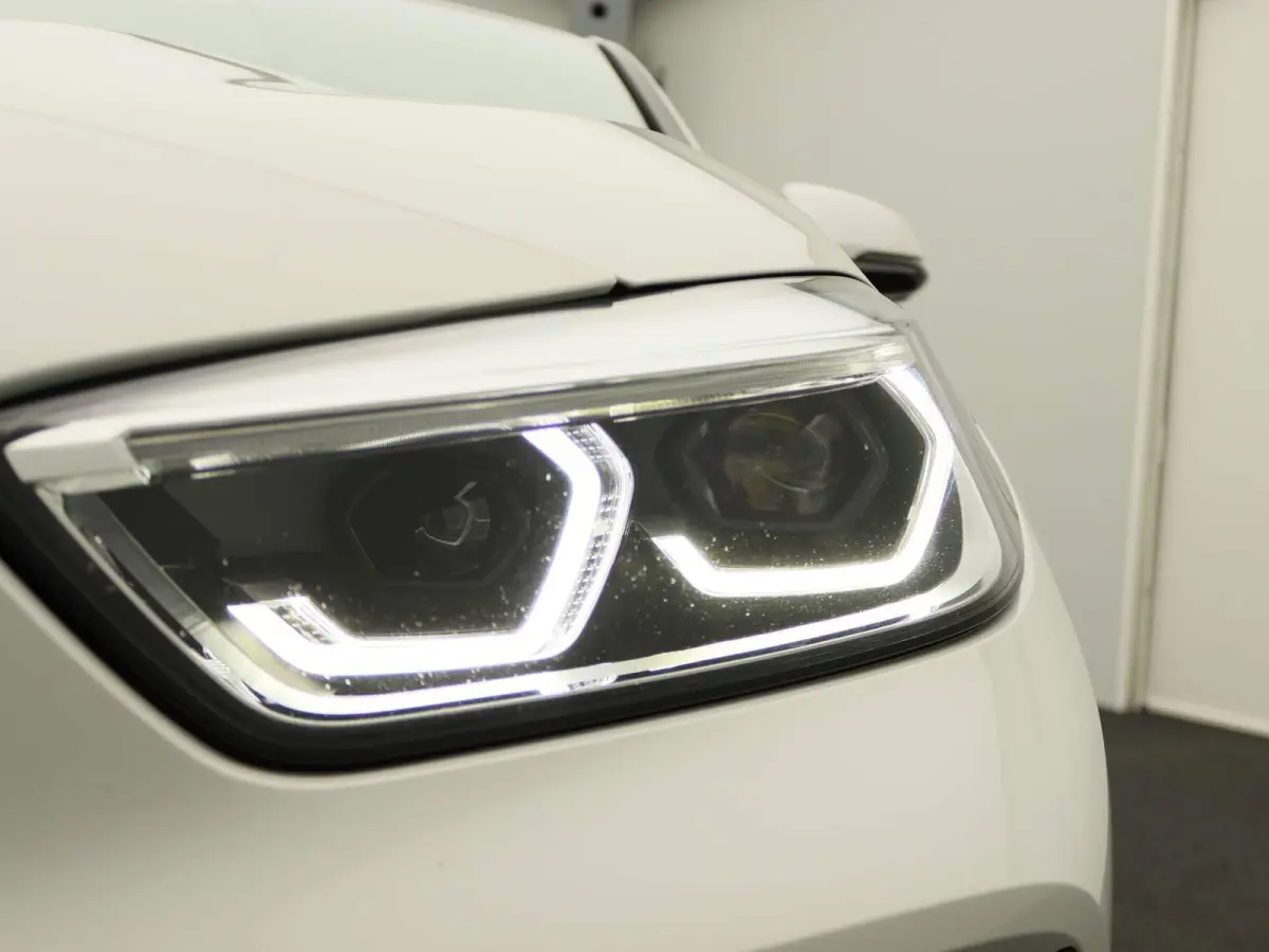 5-deurs 118i High Executive | Model M Sport | Audio Media Pack | Parking Pack | Panoramadak | DAB | HiFi | 18''