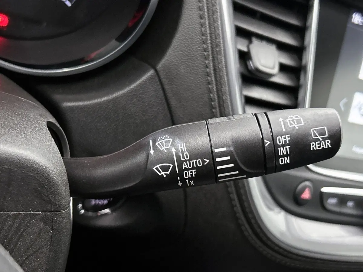 1.6 300pk Hybrid4 Innovation Automaat | Elektrische Achterklep | AGR-Bestuurdersstoel | Navigatie | Climate Control | Cruise Control | Camera | Dodehoekdetectie | Apple Carplay/Android Auto 