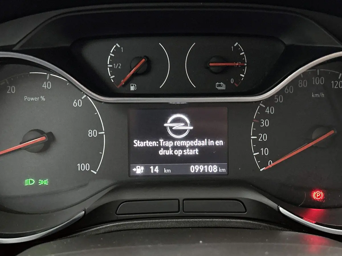 1.6 300pk Hybrid4 Innovation Automaat | Elektrische Achterklep | AGR-Bestuurdersstoel | Navigatie | Climate Control | Cruise Control | Camera | Dodehoekdetectie | Apple Carplay/Android Auto 