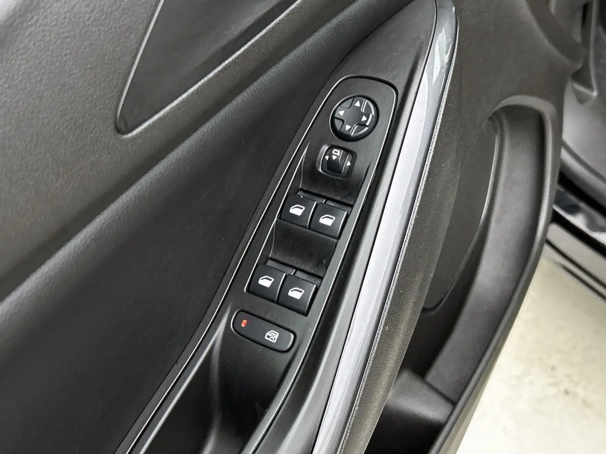 1.6 300pk Hybrid4 Innovation Automaat | Elektrische Achterklep | AGR-Bestuurdersstoel | Navigatie | Climate Control | Cruise Control | Camera | Dodehoekdetectie | Apple Carplay/Android Auto 