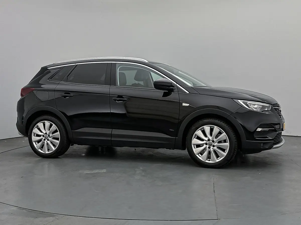1.6 300pk Hybrid4 Innovation Automaat | Elektrische Achterklep | AGR-Bestuurdersstoel | Navigatie | Climate Control | Cruise Control | Camera | Dodehoekdetectie | Apple Carplay/Android Auto 