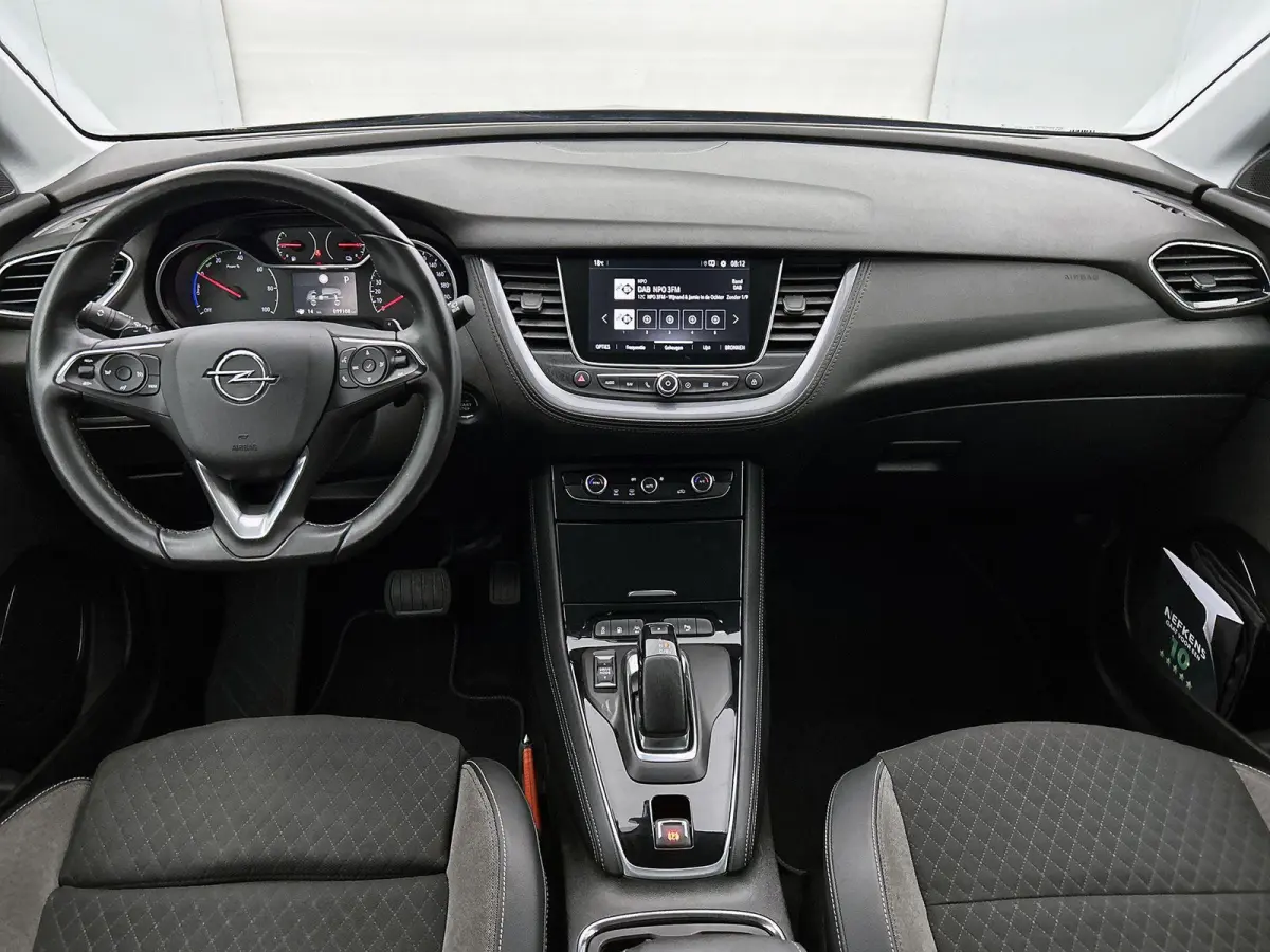 1.6 300pk Hybrid4 Innovation Automaat | Elektrische Achterklep | AGR-Bestuurdersstoel | Navigatie | Climate Control | Cruise Control | Camera | Dodehoekdetectie | Apple Carplay/Android Auto 