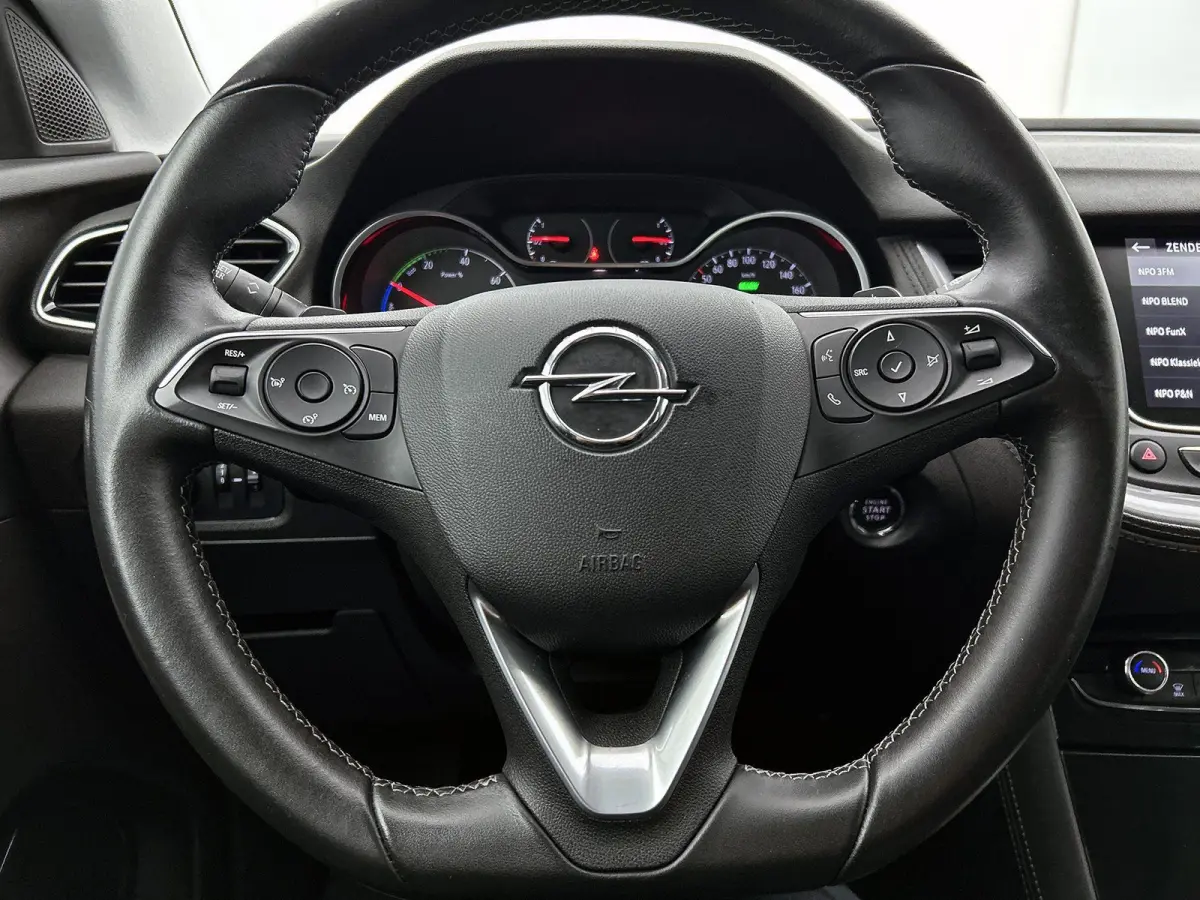 1.6 300pk Hybrid4 Innovation Automaat | Elektrische Achterklep | AGR-Bestuurdersstoel | Navigatie | Climate Control | Cruise Control | Camera | Dodehoekdetectie | Apple Carplay/Android Auto 
