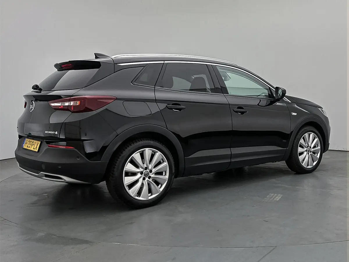 1.6 300pk Hybrid4 Innovation Automaat | Elektrische Achterklep | AGR-Bestuurdersstoel | Navigatie | Climate Control | Cruise Control | Camera | Dodehoekdetectie | Apple Carplay/Android Auto 